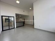 Casa térrea à venda 03 quartos no Condomínio Royal...