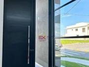 Casa com 3 dormitórios à venda, 136 m² por R$...