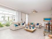 Casa com 3 dormitórios à venda, 255 m² por R$...