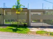 Casa Térrea à Venda com 3 Quarto s, Sendo 1 Suíte,...