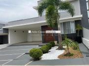 Casa térrea a venda em condomínio