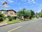 Casa térrea à venda em condomínio na Granja Viana com...