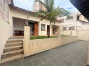 Casa Térrea a Venda em Interlagos com 3 Dormitórios 1...