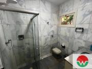 Casa térrea à venda no Jardim Acapulco em Guarujá, 4...
