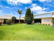 CASA TÉRREA ALTO PADRÃO CONDOMÍNIO FECHADO QUADRA 27...