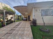 Casa Térrea Averbada medindo 126,82m² com Quintal à...