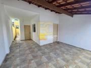 Casa Térrea com Quintal e Excelente Localização – Aprox....