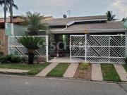 Casa térrea com 246m2 3 quartos, 1 suite em ótimo local...