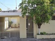 Casa Térrea com 2 Dorm a 15 min a pé do metrô