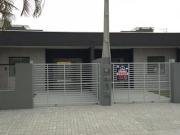 Casa Térrea com 2 Quartos e Churrasqueira Próxima à Praia