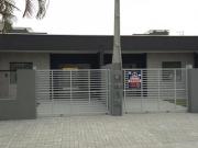 Casa Térrea com 2 Quartos e Churrasqueira Próxima à Praia
