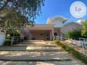 Casa Térrea com 2 suítes à venda, 373 m² por R$...