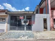 Casa Térrea com 3 dormitórios, 2 vagas, quintal,...