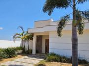 Casa Térrea com 3 dormitórios e piscina 137m² Ninho Verde 2