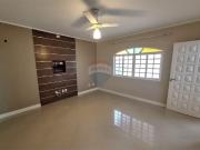 Casa Térrea com 3 Dormitórios para alugar, 110m² por R$...