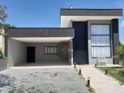 Casa térrea com 3 quartos 3 suítes e piscina aquecida no... Casa térrea com 3 quartos 3 suítes e piscina aquecida no...