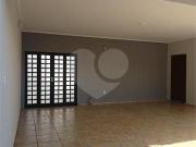 Casa térrea com 3 quartos à venda em Jardim Santa Clara...