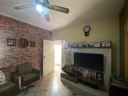 Casa Térrea com 3 quartos sendo 1 suíte e vaga para 2...