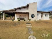 Casa térrea com 3 quartos sendo 1 suíte, piscina e...