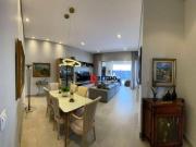 Casa térrea com 3 quartos todos suítes com closet, rica...