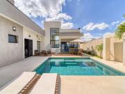 Casa Térrea com 3 Suítes à venda, 261 m² por R$...