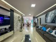 Casa Térrea com 3 Suítes, Área de Lazer em 300m² na QSE...