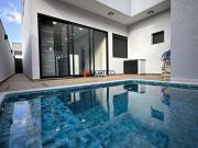 Casa térrea com 3 suítes e piscina à venda no...