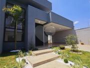 Casa Térrea com 3 Suítes e Piscina em Lote de 390m² no...