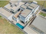 Casa Térrea com 4 quartos em condomínio fechado