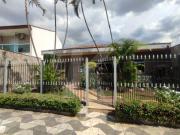Casa Térrea, com 4 Quartos, Salão de Festa, 9 Vagas de...