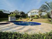 Casa com 5 dormitórios à venda, 566 m² por R$...