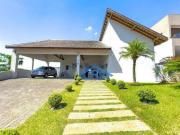 Casa Térrea com Acessibilidade em Excelente Condomínio