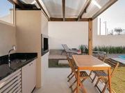 Casa térrea com amplo pátio 2 Dormitórios em Cachoerinha