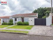 Casa térrea com amplo terreno no Guabirotuba em Curitiba