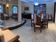 Casa Térrea com área de lazer generosa no Parque...