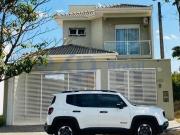 ? Casa térrea com área gourmet, 3 dormitórios e pé...