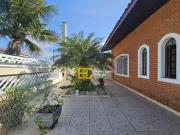 Casa Térrea com 3 Dormitórios, Edícula e Área de Lazer