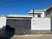 Casa Térrea com Piscina e 3 Suítes