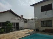 Casa térrea com piscina em 384 m de terreno em Veleiros