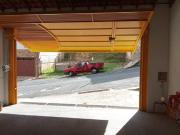 Casa térrea com três dormitórios e ótima localização em...