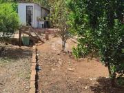 Casa térrea com três dormitórios em amplo terreno de 680m2