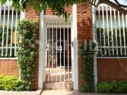 Casa térrea confortável com 3 suítes, escritório e...