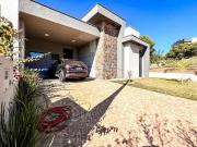 Casa térrea de 164m² com 03 suítes em condomínio Recreio...