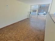 Casa TÃrrea de 200m2 com 3 dorms e 3vgs + edicula nos...