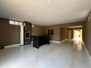 CASA TÉRREA DE 2 QUARTOS SETOR DELLA PENNA Casa de Rua...