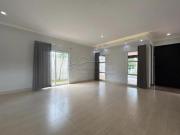 Casa térrea de 320m² com 03 suítes para locação e venda...