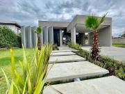 Casa térrea de alto padrão localizada no Condomínio...