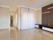 Casa térrea de condomínio à venda com piscina no... Casa térrea de condomínio à venda com piscina no...