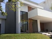 Casa Térrea de Condomínio com 3 suítes 213 m² venda por...