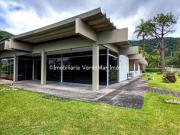 Casa térrea de esquina à venda no Granville em Guarujá